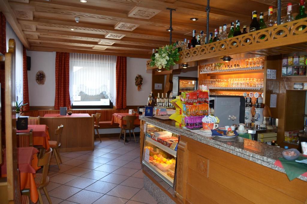 Hotel Ladina Campitello di Fassa Kültér fotó