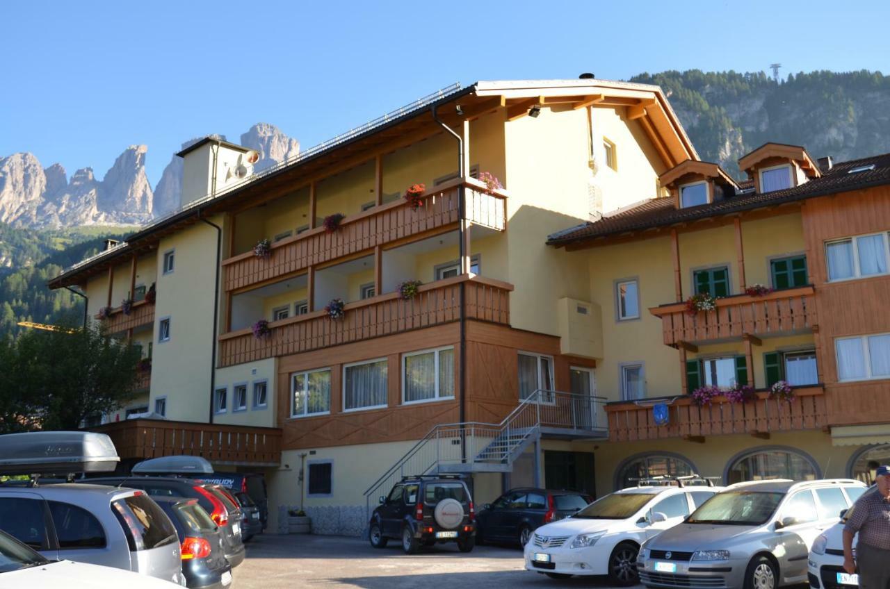 Hotel Ladina Campitello di Fassa Kültér fotó