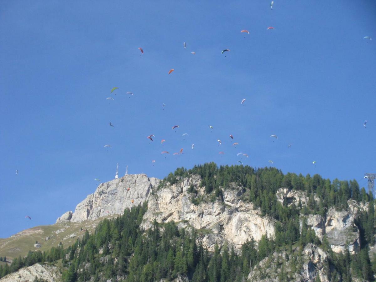 Hotel Ladina Campitello di Fassa Kültér fotó